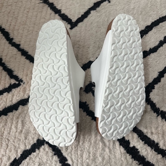 Sandals_&_Flip_Flops